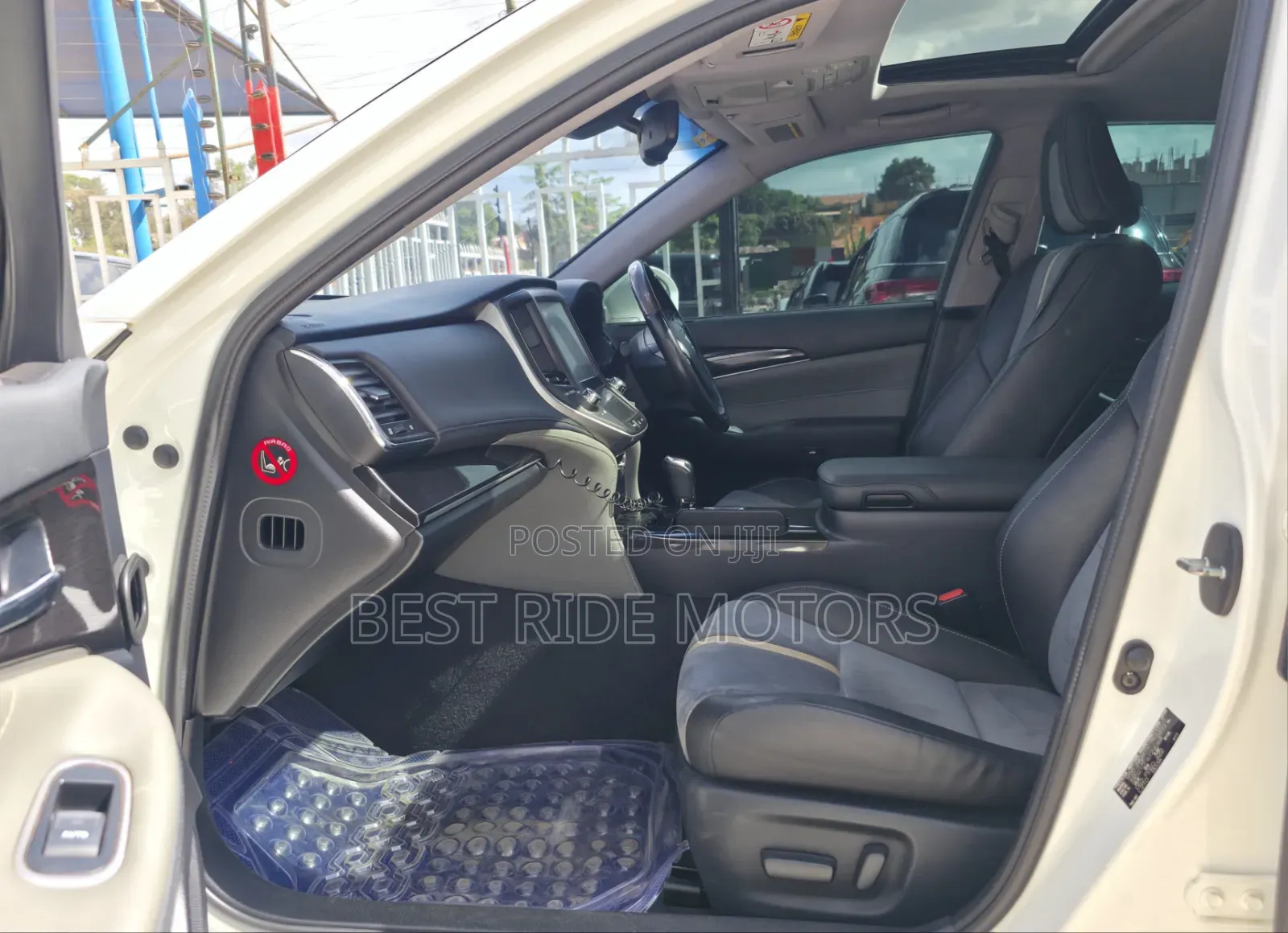 Toyota Crown 2017 White
