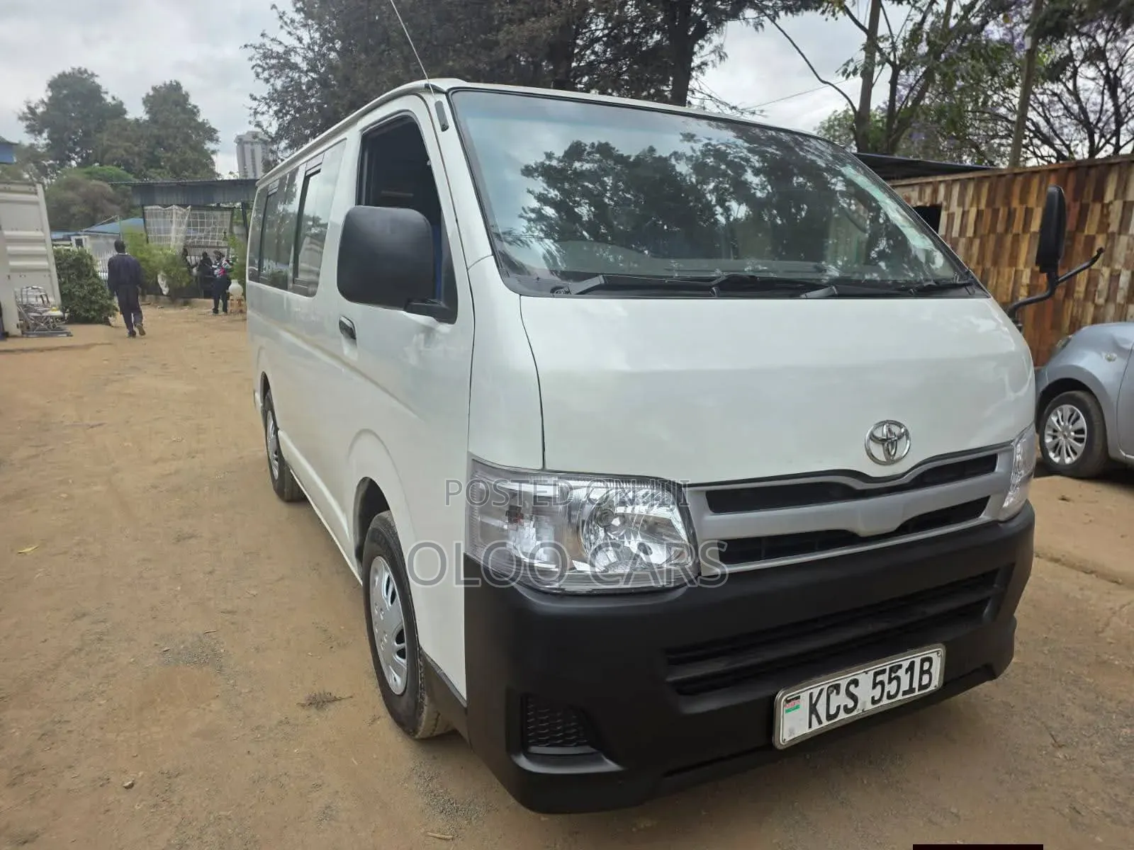 Toyota HiAce 2011 White
