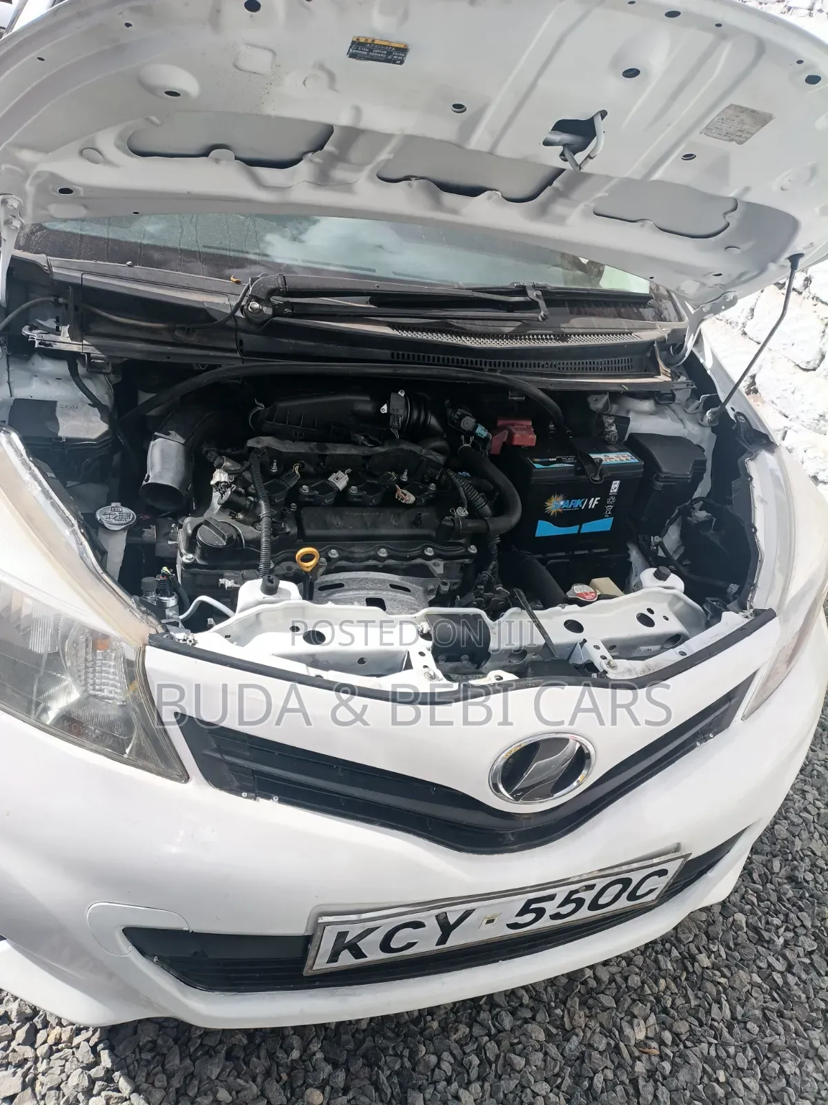 Toyota Vitz 2013 White