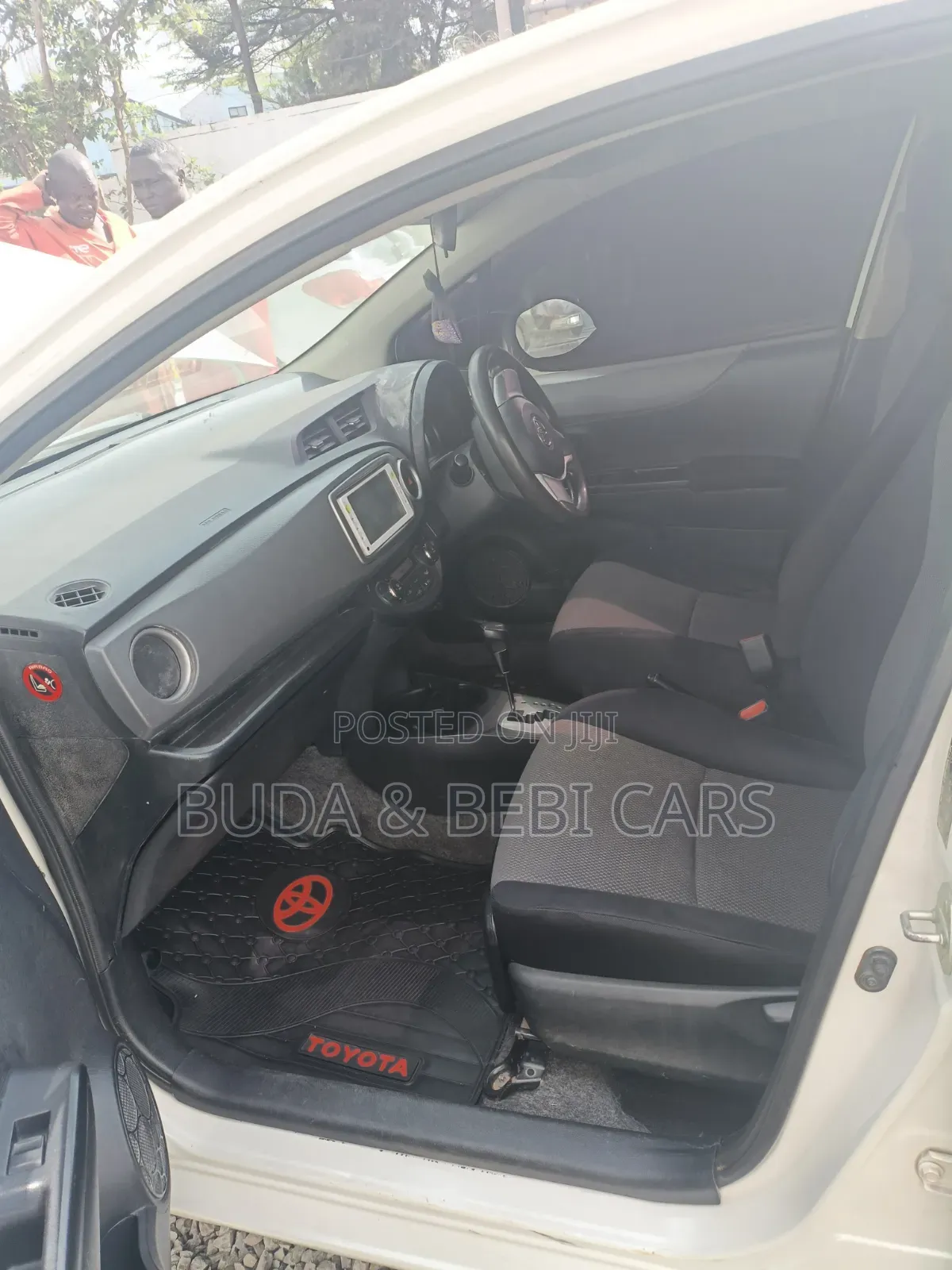 Toyota Vitz 2013 White