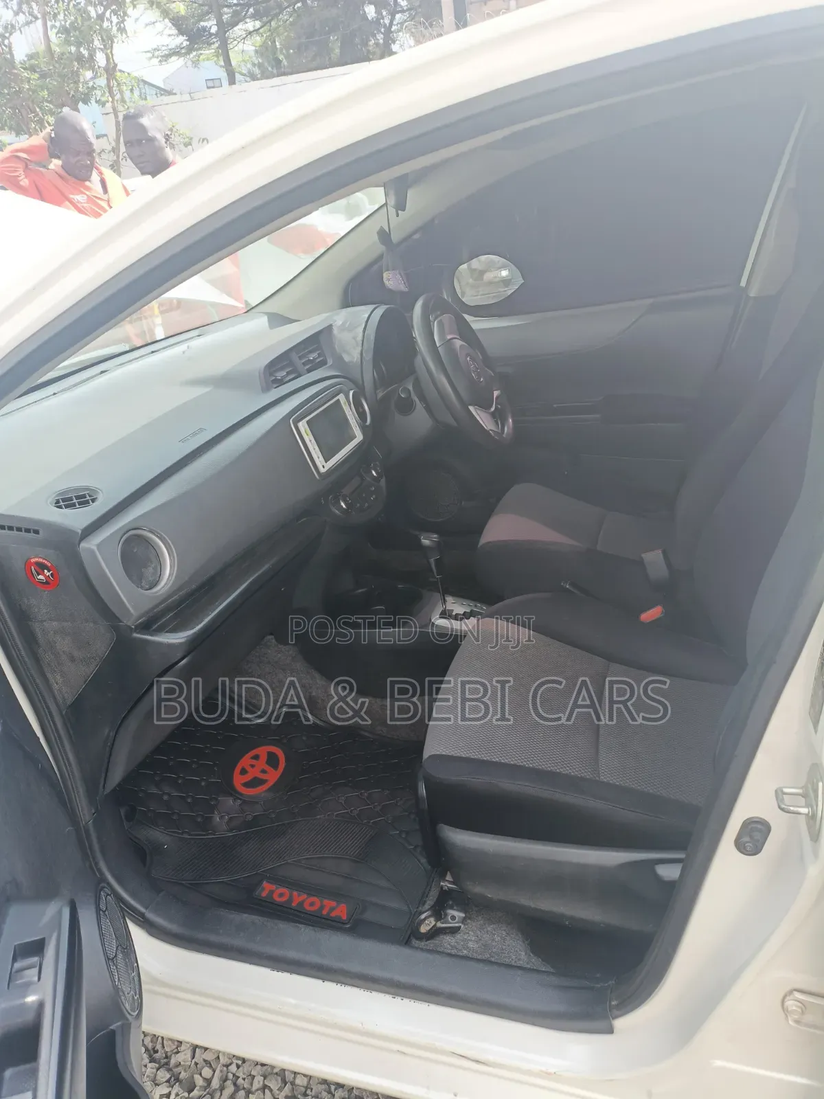 Toyota Vitz 2013 White