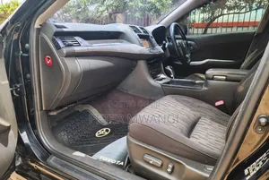 Toyota Crown 2010