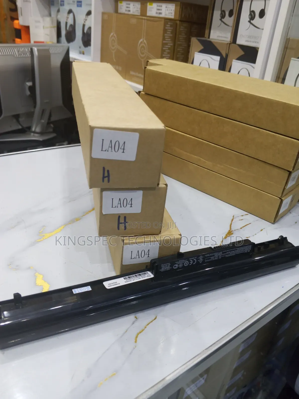 Original HP LA04 Battery