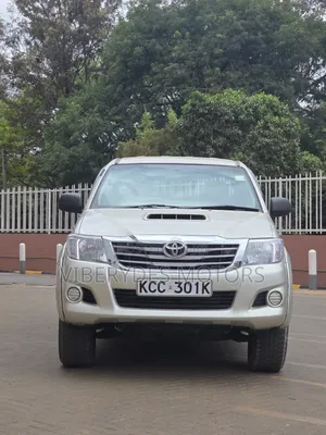 Toyota Hilux 2008 Burgundy