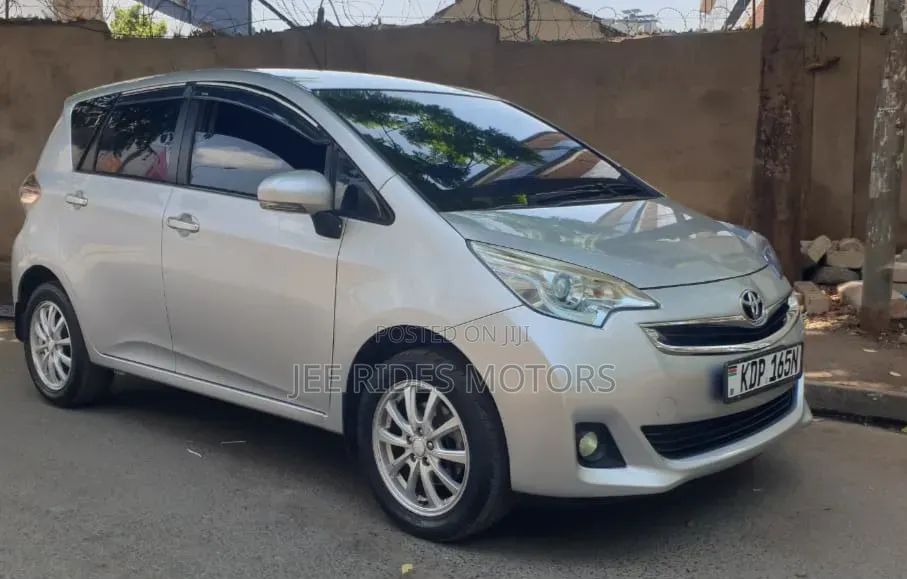 Toyota Ractis 2016 Gray