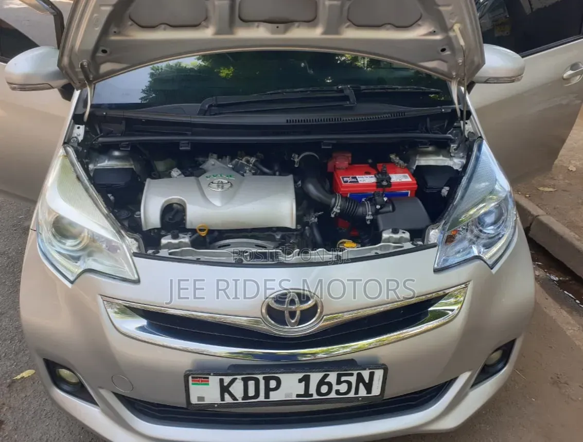 Toyota Ractis 2016 Gray