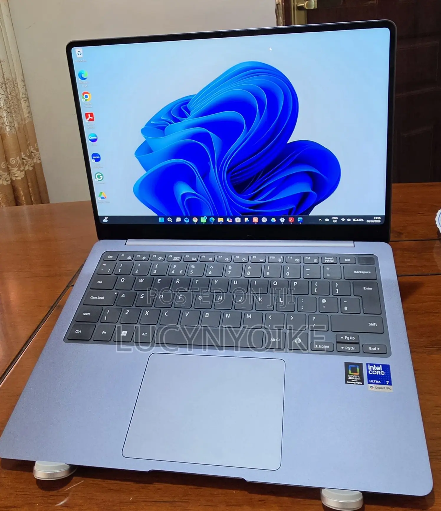 New Laptop Samsung Galaxy Book6 32GB Intel Core i7 SSD 512GB
