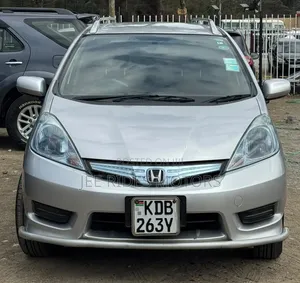 Honda Fit Shuttle 2014 Gray