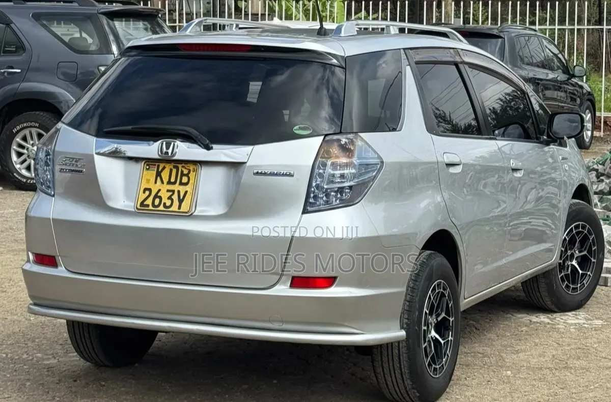Honda Fit Shuttle 2014 Gray