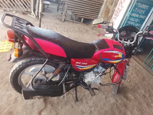 Bajaj Boxer 125 2023 Red