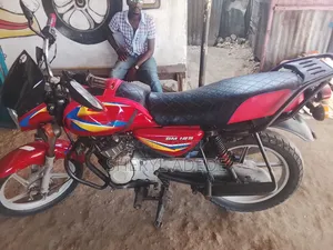 Bajaj Boxer 125 2023 Red