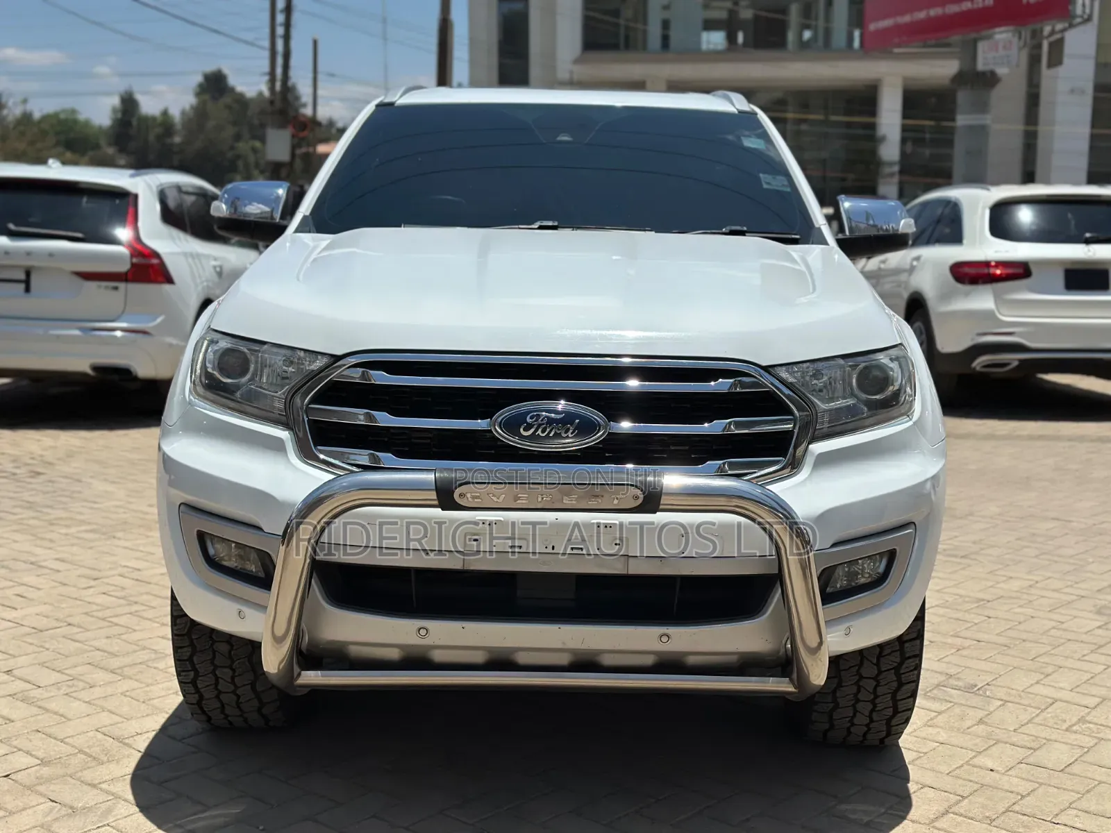 Ford Everest 2019 White
