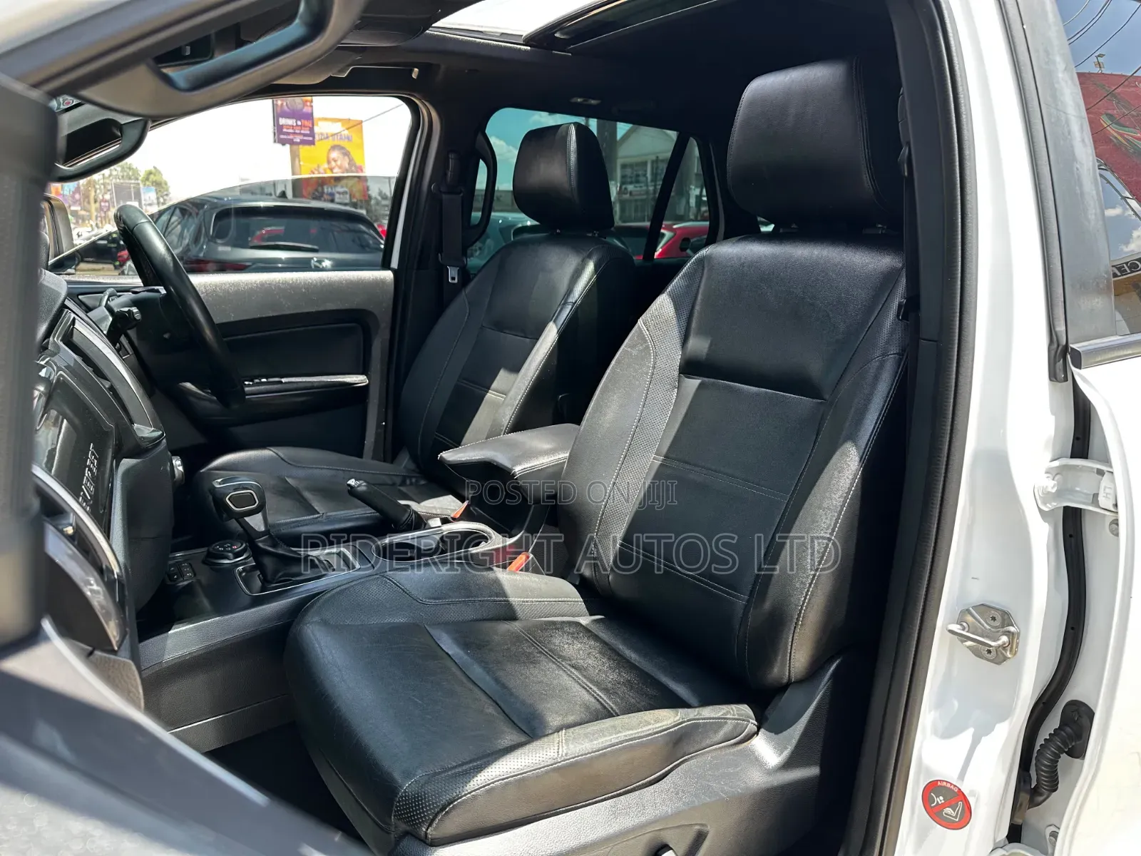 Ford Everest 2019 White