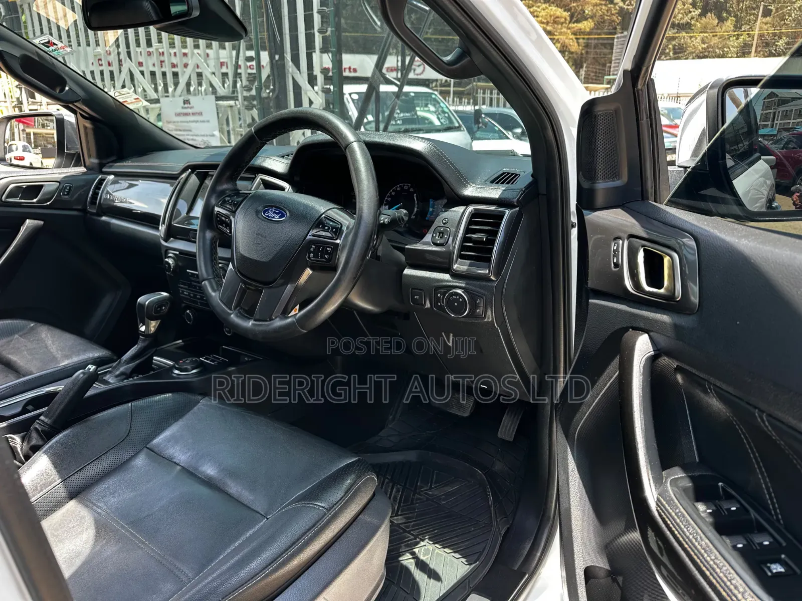 Ford Everest 2019 White