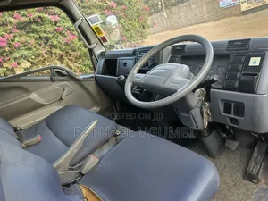 Mitsubishi Fuso Canter 2010 White