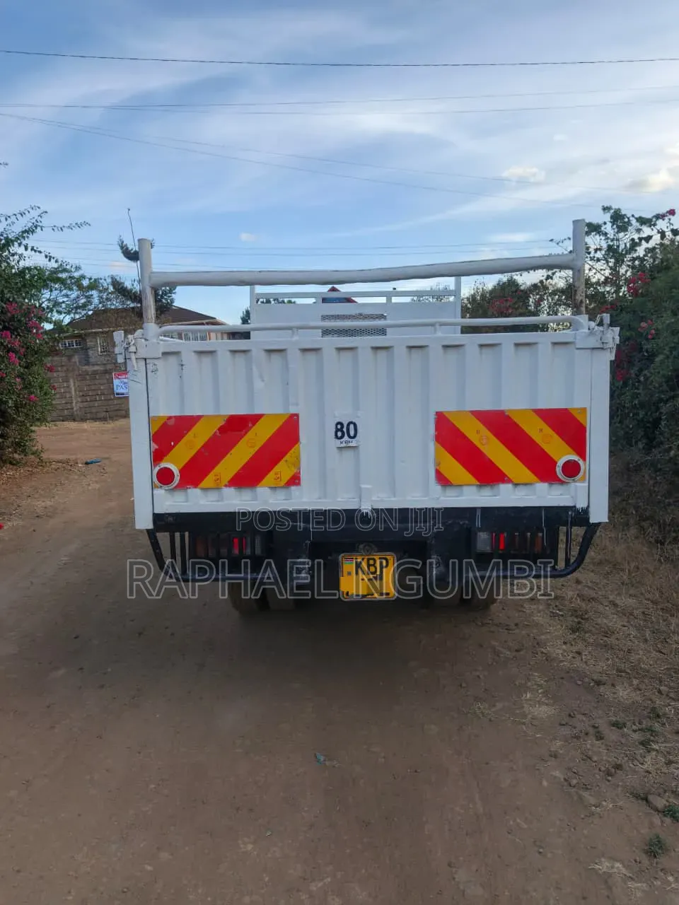 Mitsubishi Fuso Canter 2010 White