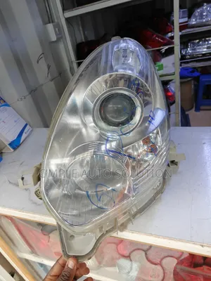 Toyota Passo 2008/2010 Headlight Xenon With Focus