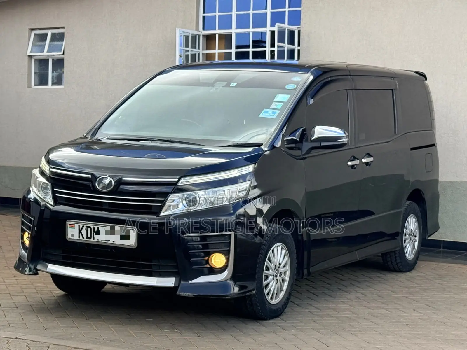 Toyota Voxy 2016 Black