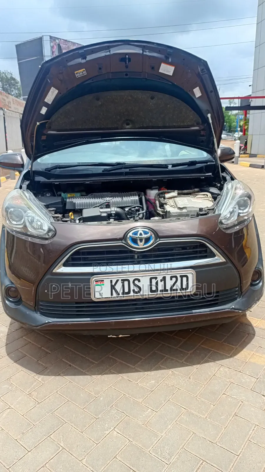 Toyota Sienta 2017 Maroon