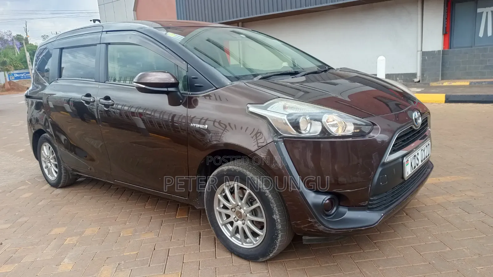 Toyota Sienta 2017 Maroon