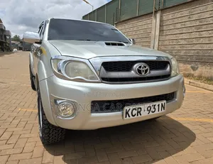 Toyota Hilux 2011 Silver