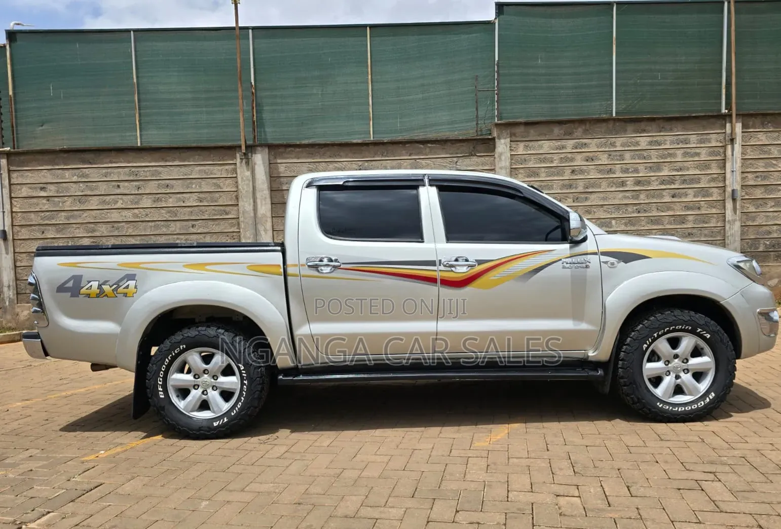 Toyota Hilux 2011 Silver