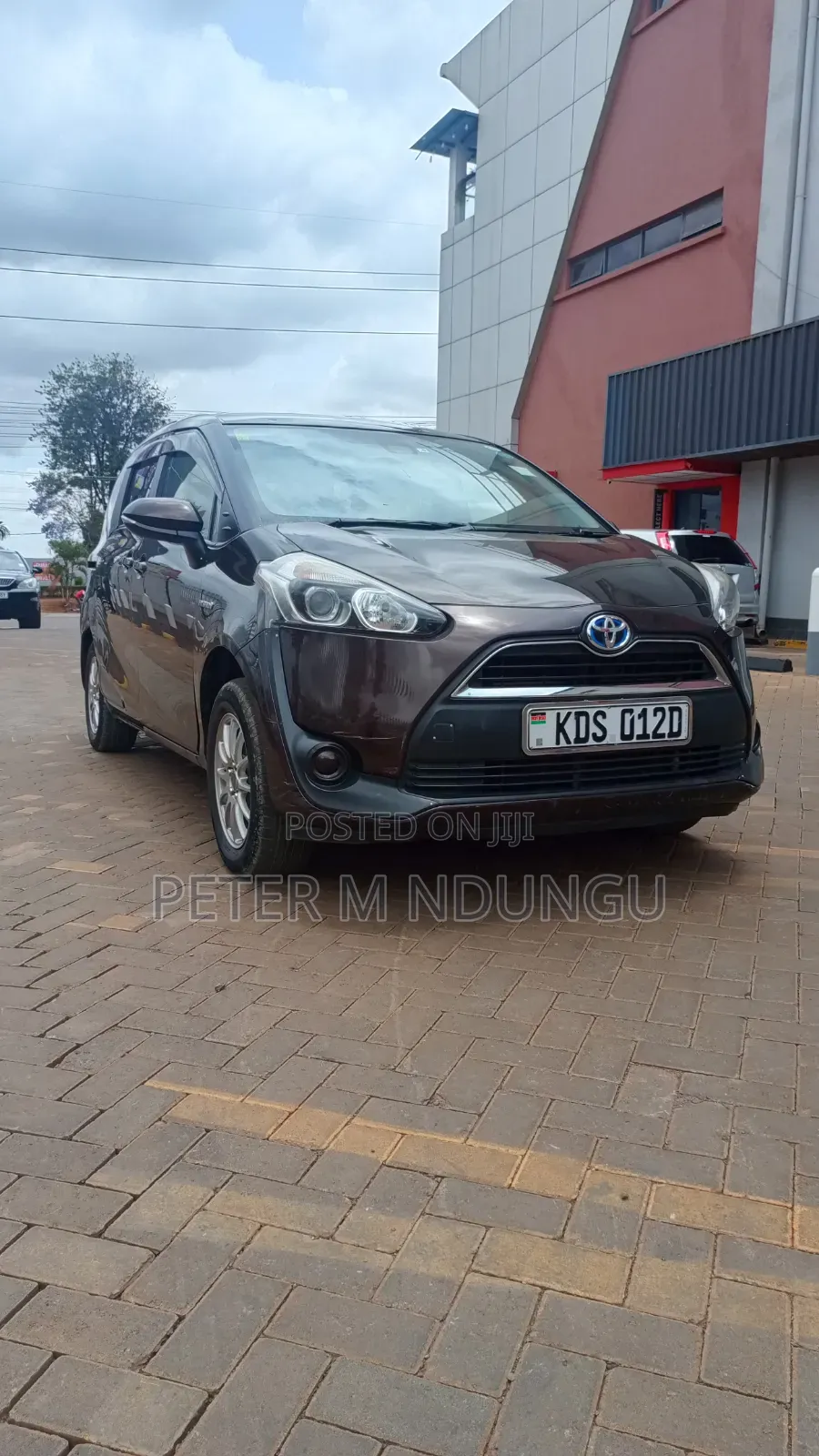 Toyota Sienta 2017 Maroon