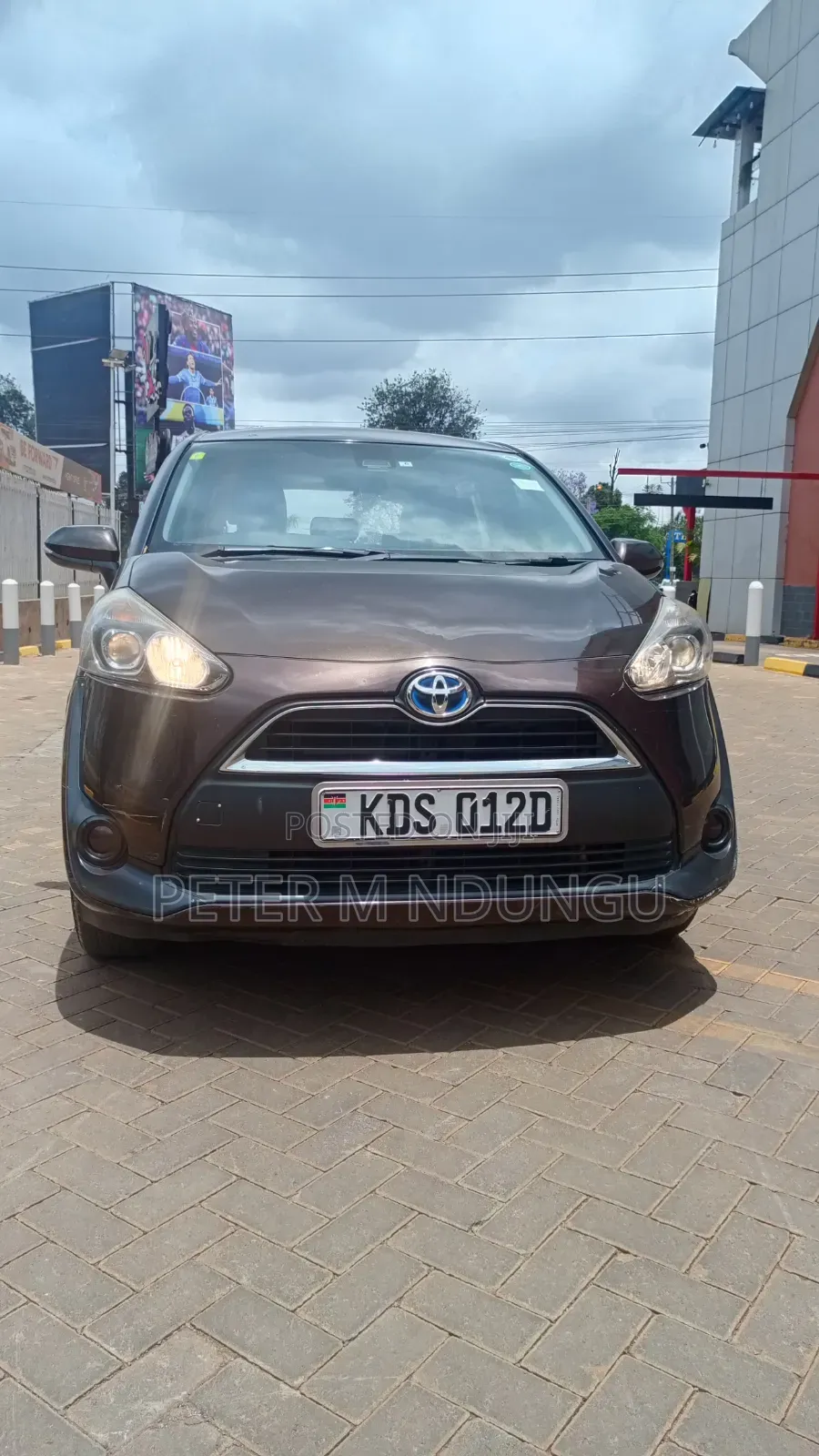 Toyota Sienta 2017 Maroon