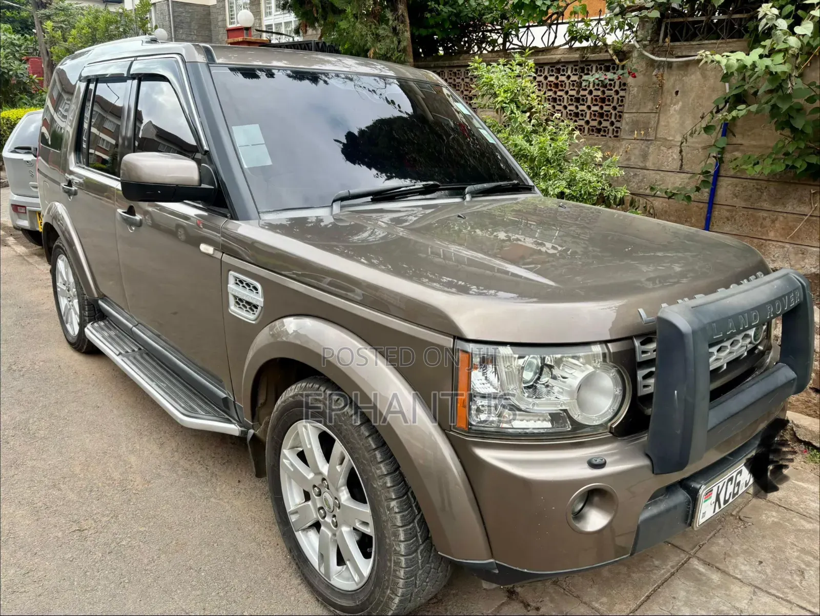 Land Rover Discovery 2012 Brown