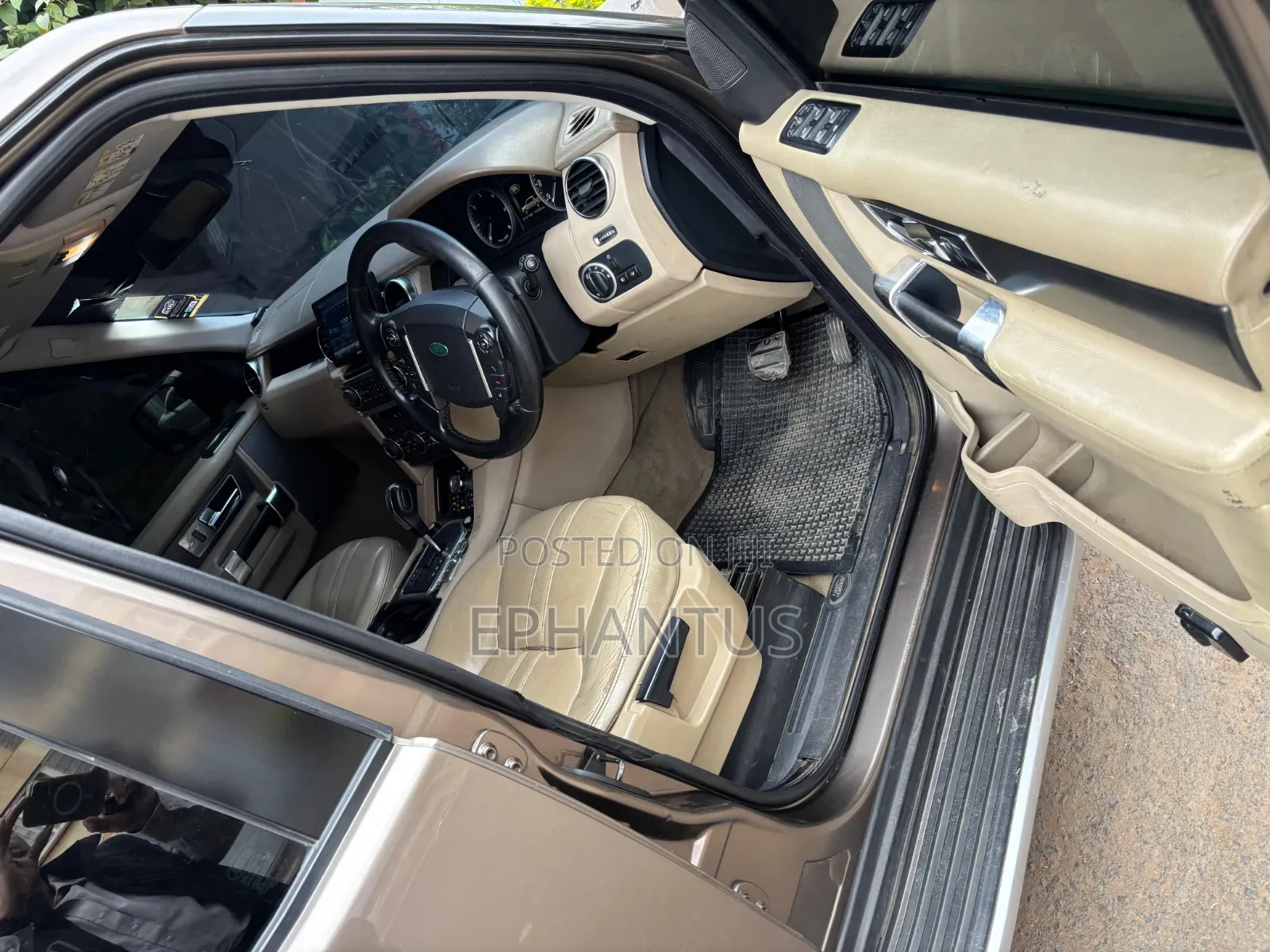 Land Rover Discovery 2012 Brown