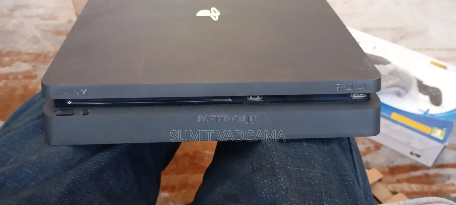 Playstation 4 Slim