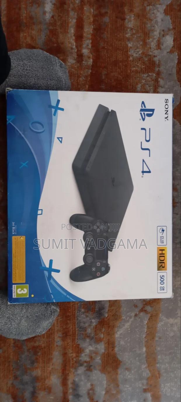 Playstation 4 Slim - thumbnail 4