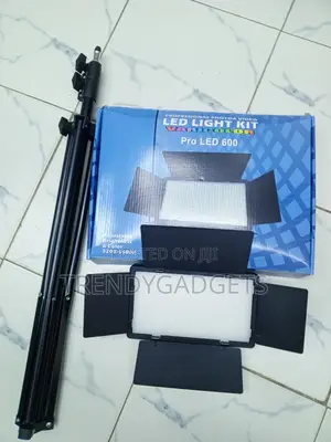 U600 LED Photography Panel Light With Adjustable Stand
