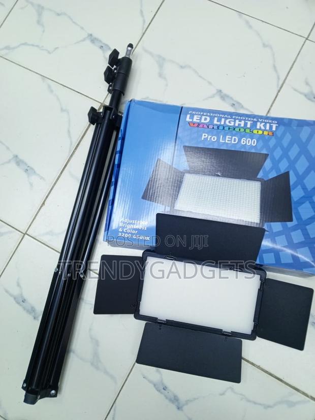 U600 LED Photography Panel Light With Adjustable Stand - thumbnail 3
