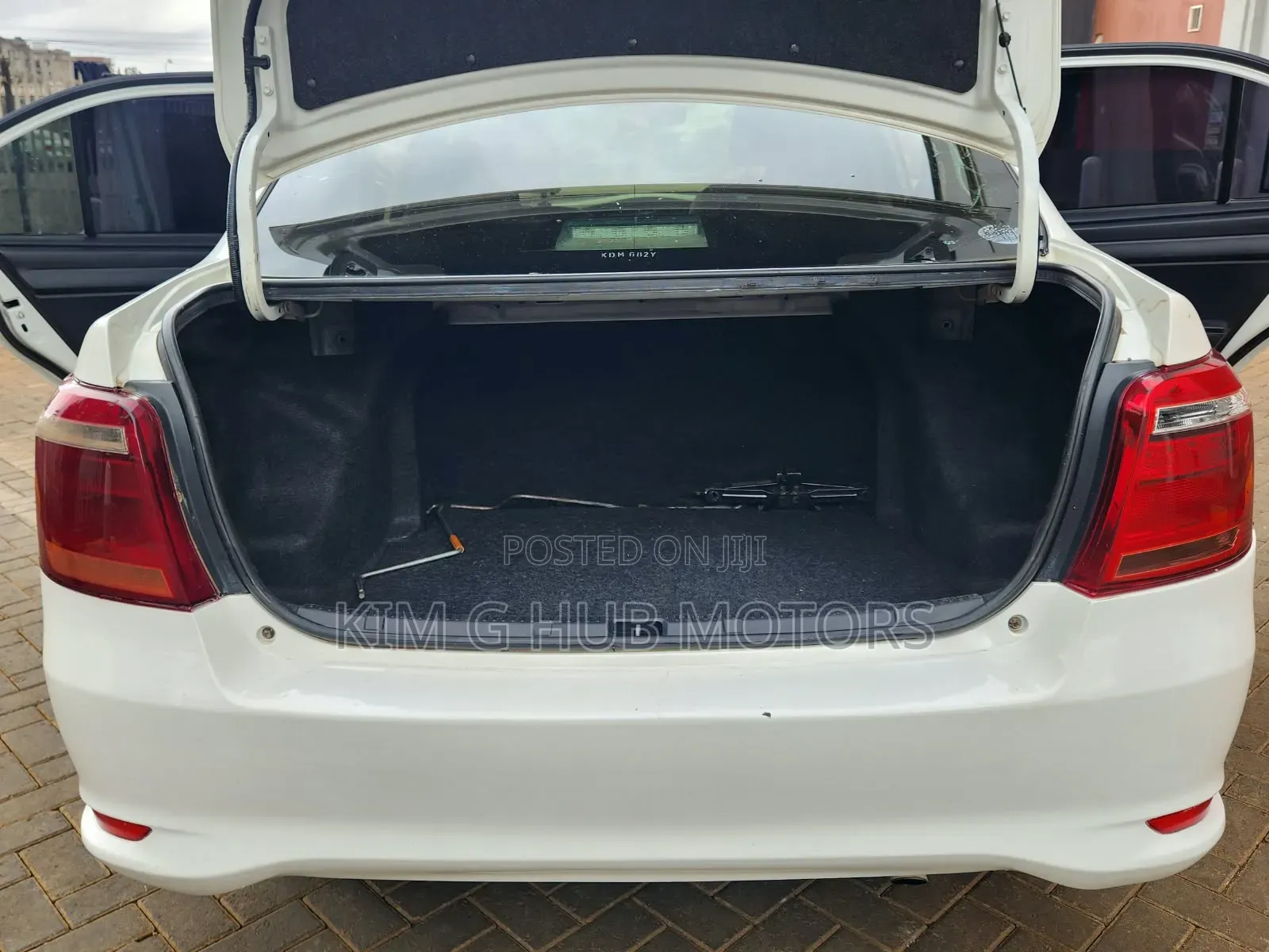 Toyota Axio 2016 Pearl