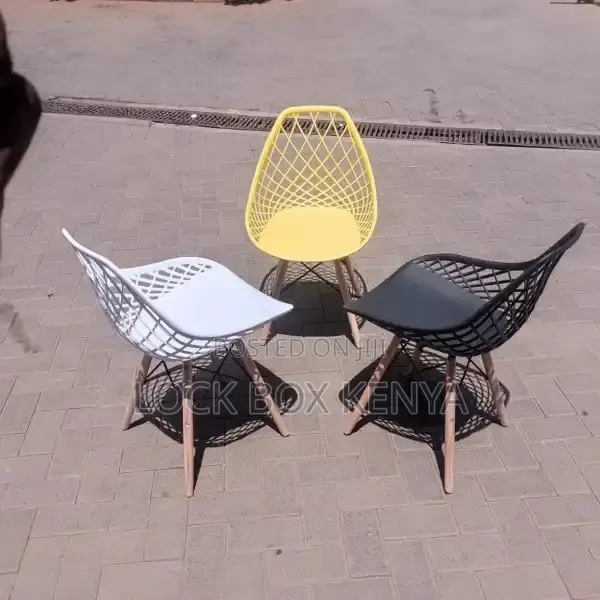 Eames Mesh Chair