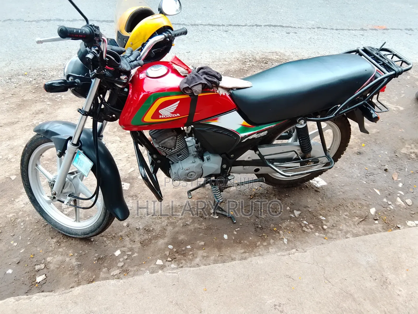 Honda CB 2024 Red