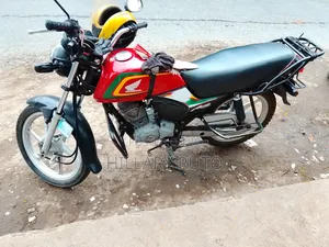 Honda CB 2024 Red