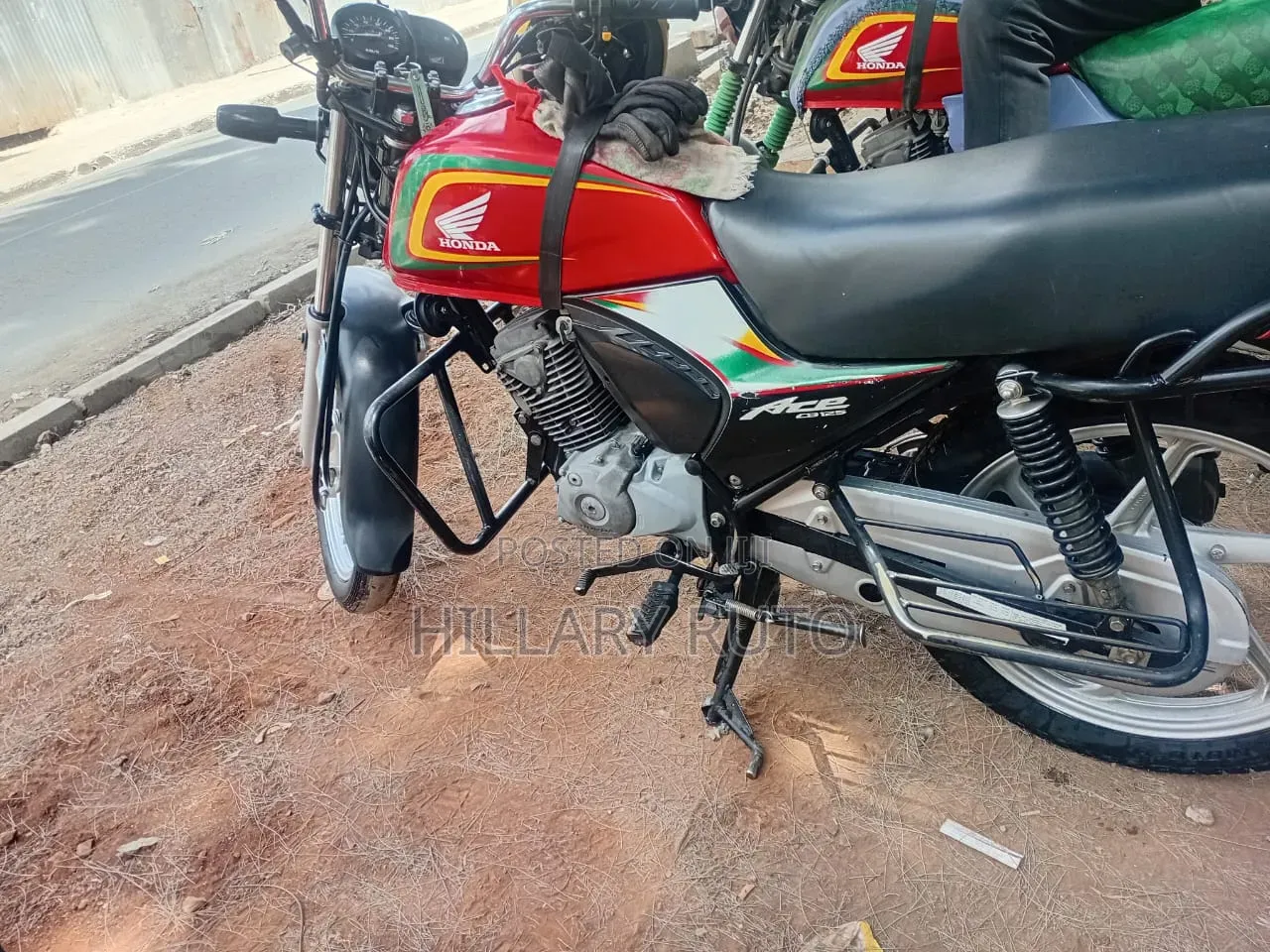 Honda CB 2024 Red