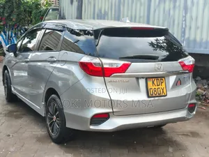 Honda Shuttle 2016 Silver