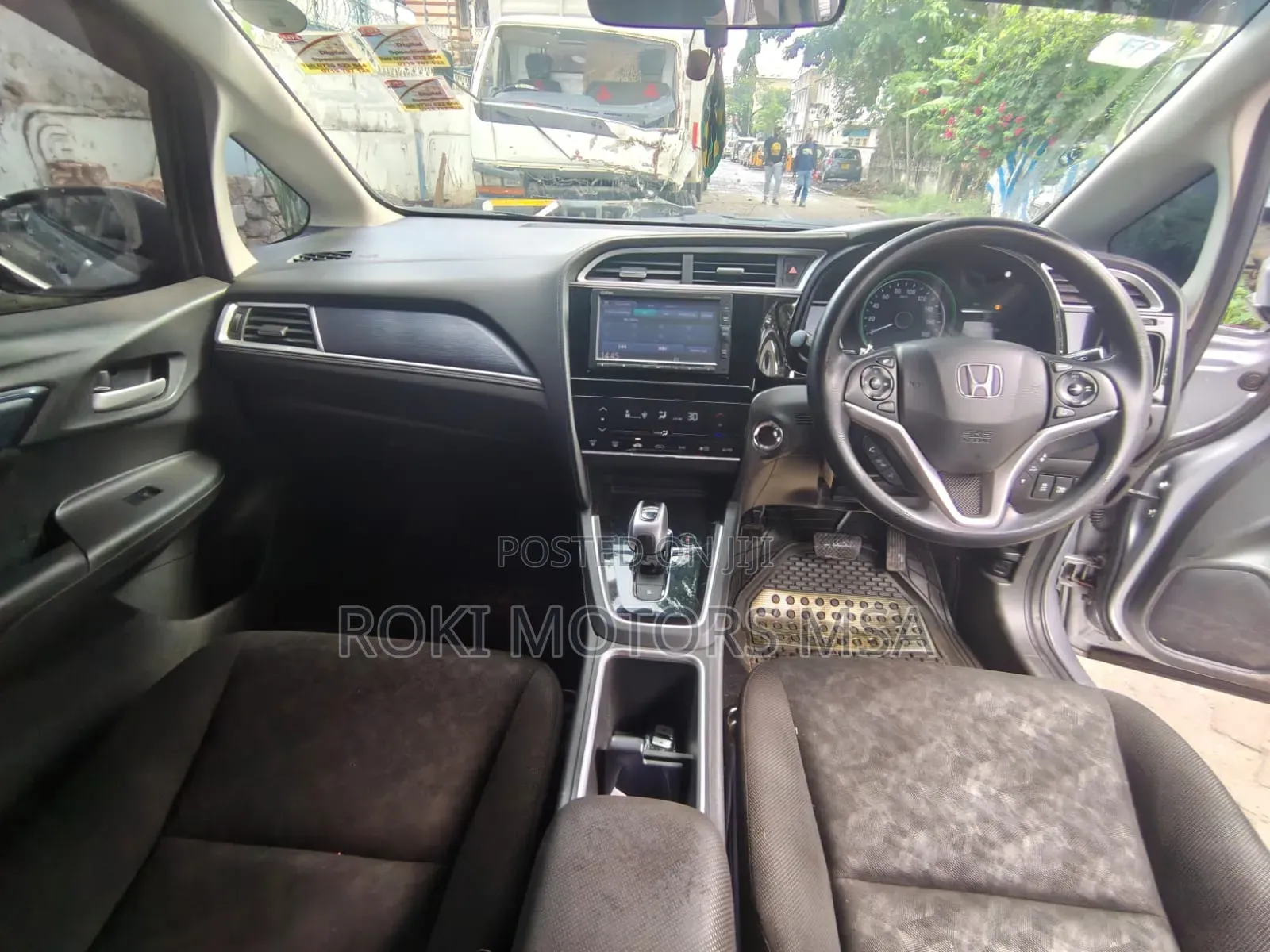 Honda Shuttle 2016 Silver