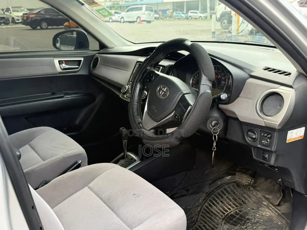 Toyota Axio 2014 Silver