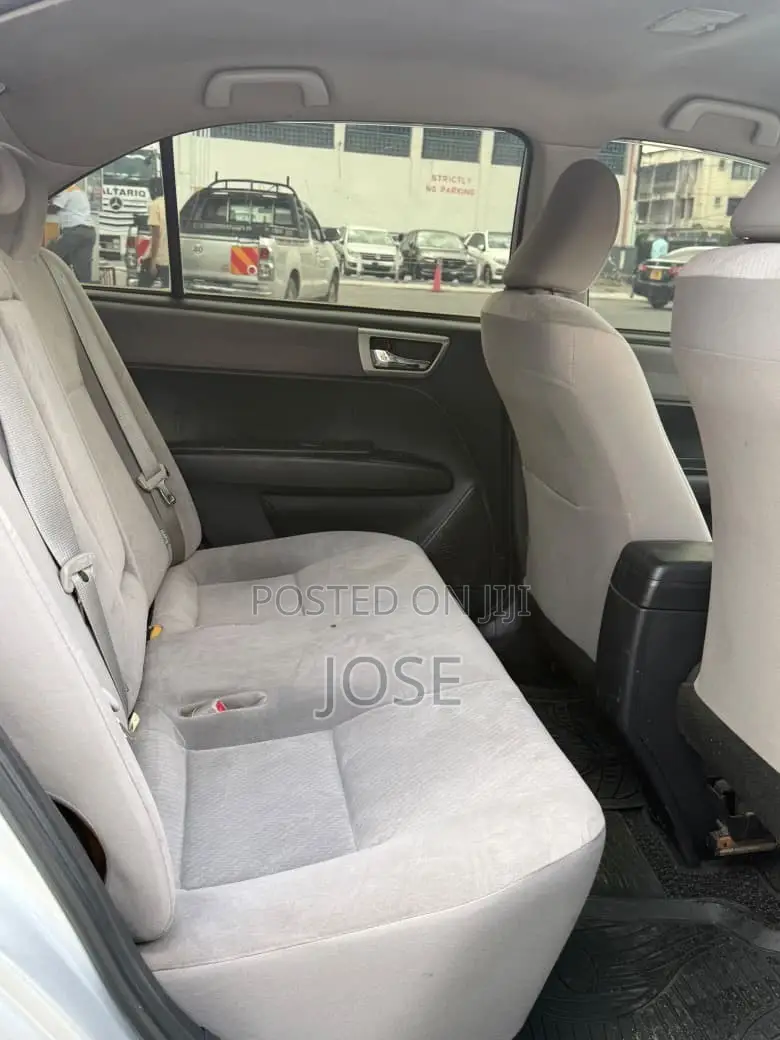 Toyota Axio 2014 Silver