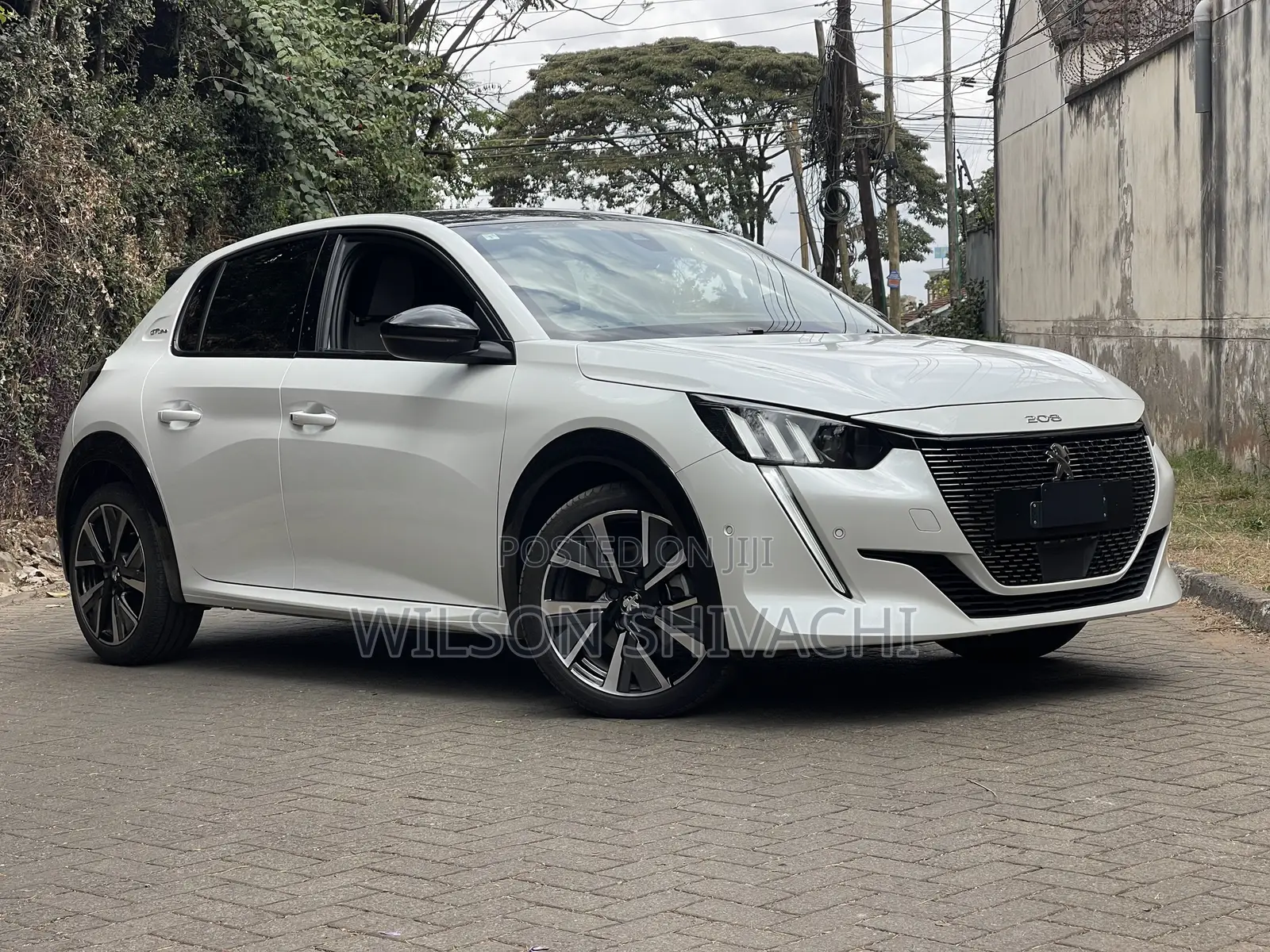 Peugeot 208 2021 White
