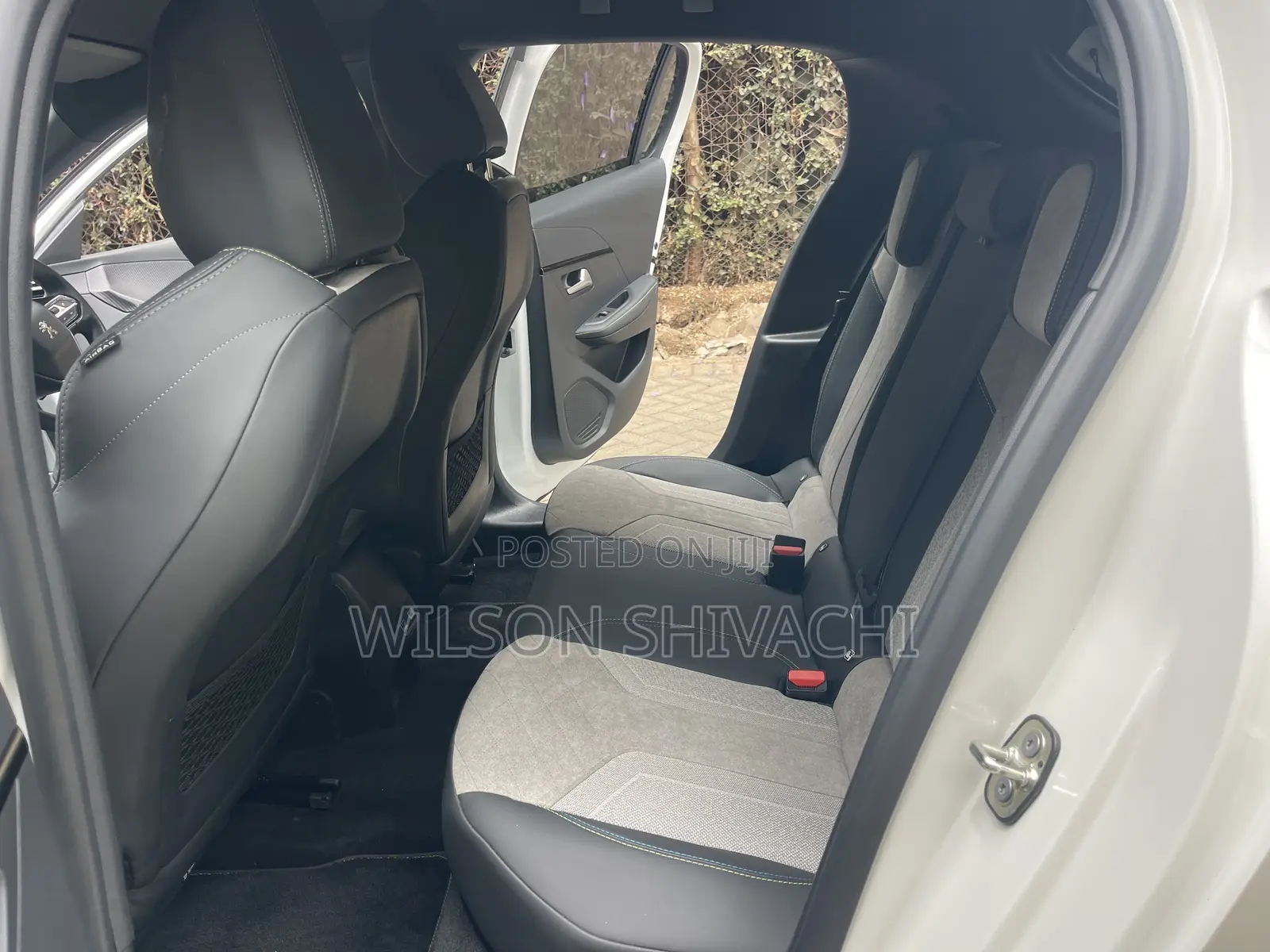 Peugeot 208 2021 White