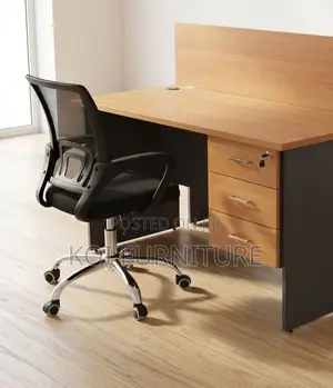 Office Workstation; Two Users Modular Square Station