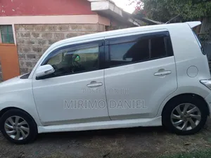 Toyota bB 2011 White