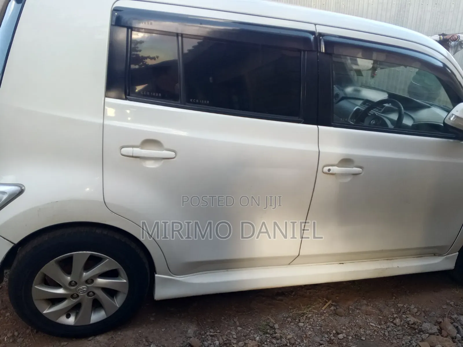 Toyota bB 2011 White