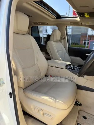 Toyota Land Cruiser 2022 White