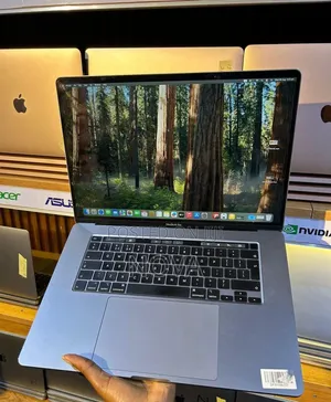 Laptop Apple MacBook Pro 8GB Intel Core i5 SSD 256GB